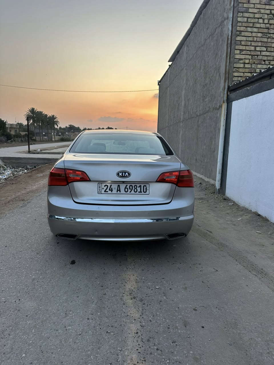 كيا كادنزا موديل 2012 خليجي محرك 6 سلندر رقم شمالي بأسمي تريد تحويل تريد وكاله سياره كفاله عامه من كلشي مكينه بالكارتون حداديه جديده السياره كله وضع شركة السعر 99 مكان السياره حله نادر الثانيه 

‭0787 782 7433‬
