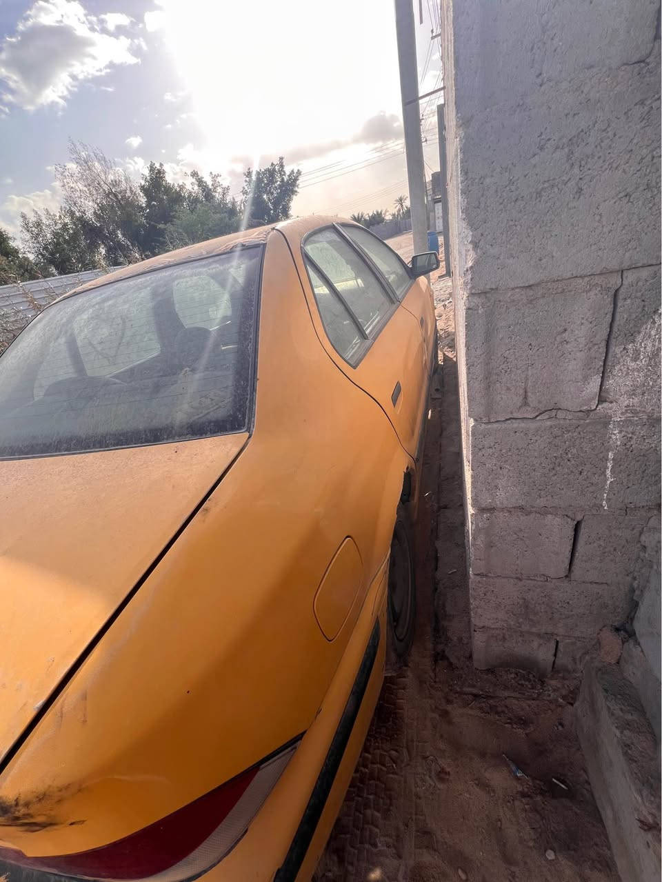 السلام عليكم خواتي سمند ناطقه 2011
السياره جانت جاهزه بس حتركت عدي وتضررت الضفاير ولدعاميه ولفانات  كيره نعمه مكينته كايمه ونزلته من السياره بديه حلو وغرفته حلوه تبريده الغاز طار بلحريق 
سنويته تنتهي بشهر 12 راعيه يريد تحويل  ابيع كوم حديد اتكفل بصولياته  فقط رجاأ شباب يلي مايعجبه سعره لا يعلق   وتفاصيل اكثر نتصل *********** البصرة, العراق
