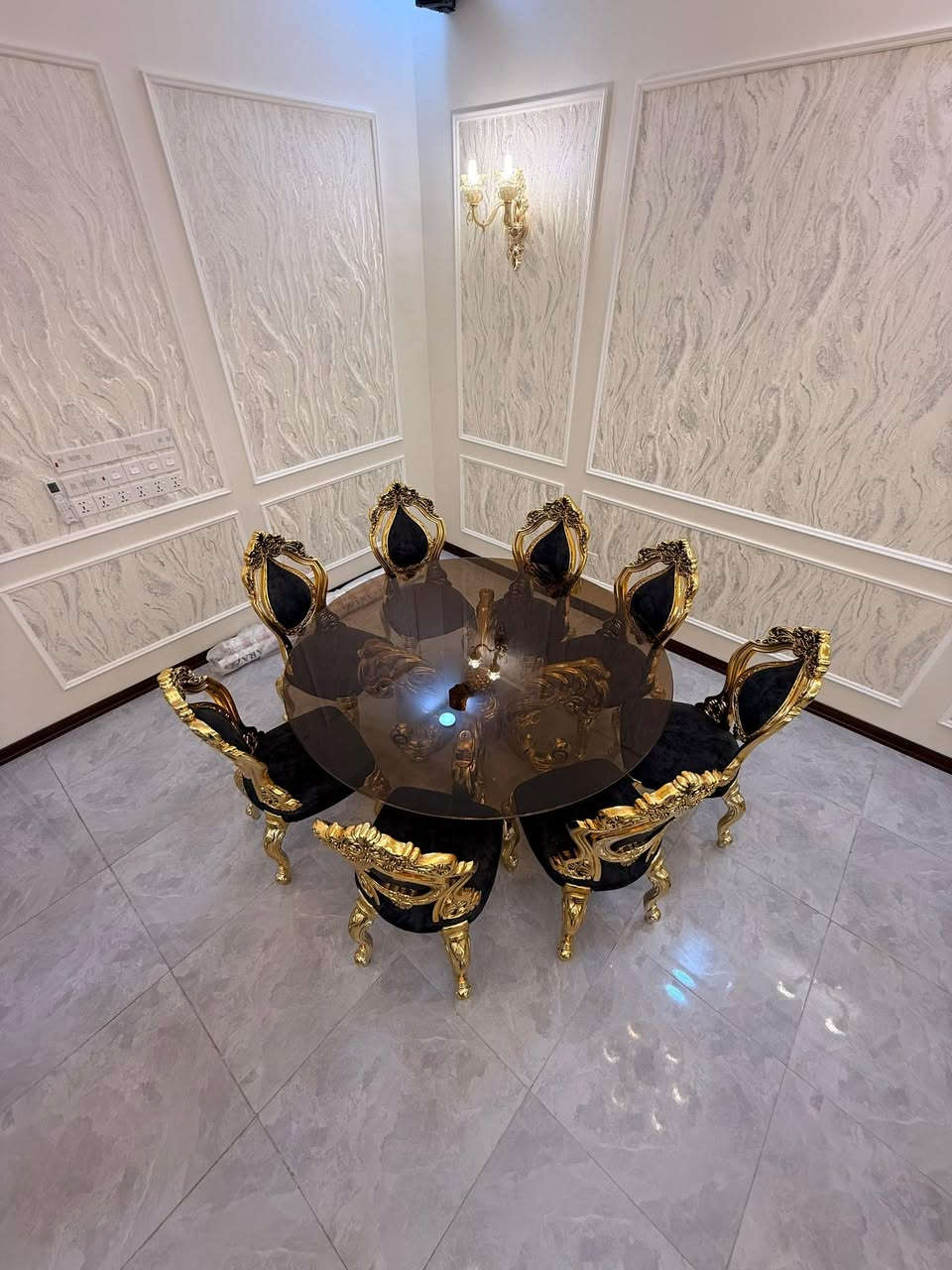 ميز طعام عدد ٤   
اكو ابو ٨ نفرات و ٦ نفرات 
ضمان على اللون و ضد الكسر  سعر ٦ نفرات ٧٥٠  و ٨ نفرات ٨٥٠ ألف 
***********
