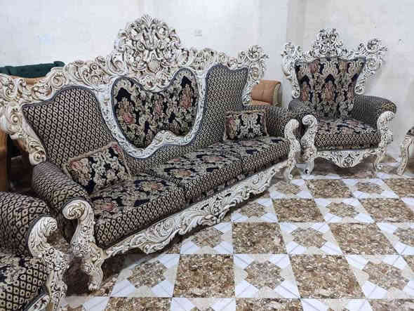 بؤ فروشتن
١٢ نةفةريية
***********
