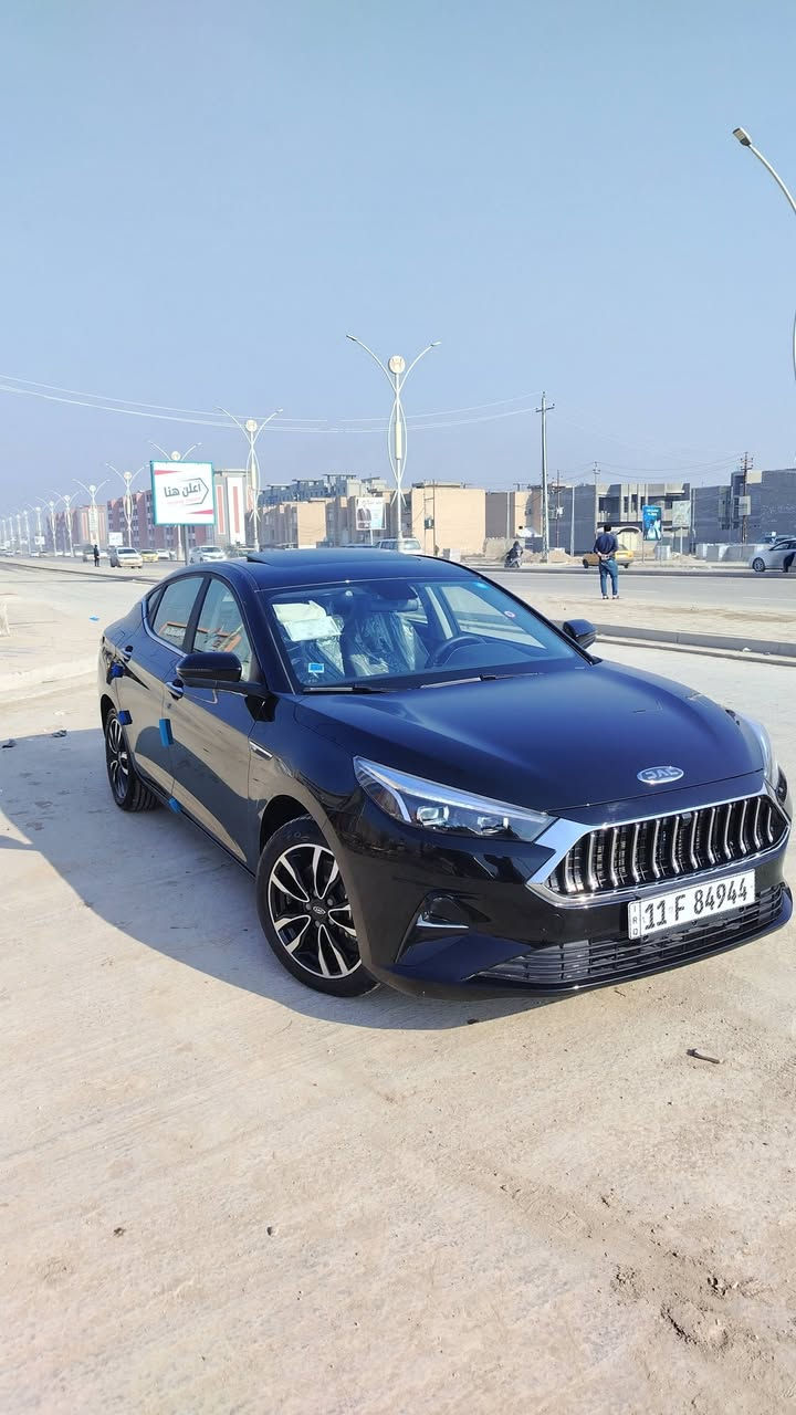 يا الله
بسم الله الرحمن الرحيم
اللهم صل على محمد وآل محمد
سيارة للبيع رقم بغداد باسمي تحويل مباشر تسجيل جديد 
نوع السيارة /جاك j7 موديل 2025 
محرك 1.5تيربو
كير اوتو ماتيك
فول مواصفات واحد على واحد
شاشة، كاميرا خلفيه +أمامية، حساسات
كشنات جلد فتحة سقف ٣ تجوات كلها على وضع الشركة
ماشية ١٢ الف كيلو متر يعني تعتبر زيرو بعدها بضمان الشركة بيها فقط بارد بقبق الجنطه بسيط جدا ورسعات صغيره السياره كلها على وضع الشركة
الياخذهها كلشي ميخسر عليها غير البانزين حتى تبديل دهن مجاني الشركة صيانه مجانيه لحد ٢٠٠ الف كيلو متر هاي السياره للي يريد سياره مريحه في اي بي
سرعة نعومة طبعا بيها كلش هواي مواصفات ما ذكرته..
طبعا السعر مفاجئة 130$وبيها مجال قليل
بينما من الشركة سعرها 148$
 لو بعد سنوات هم سعرها يبقى نفسه لان السعر فرق هواي عن سعر الشركة للأستفسار ***********
