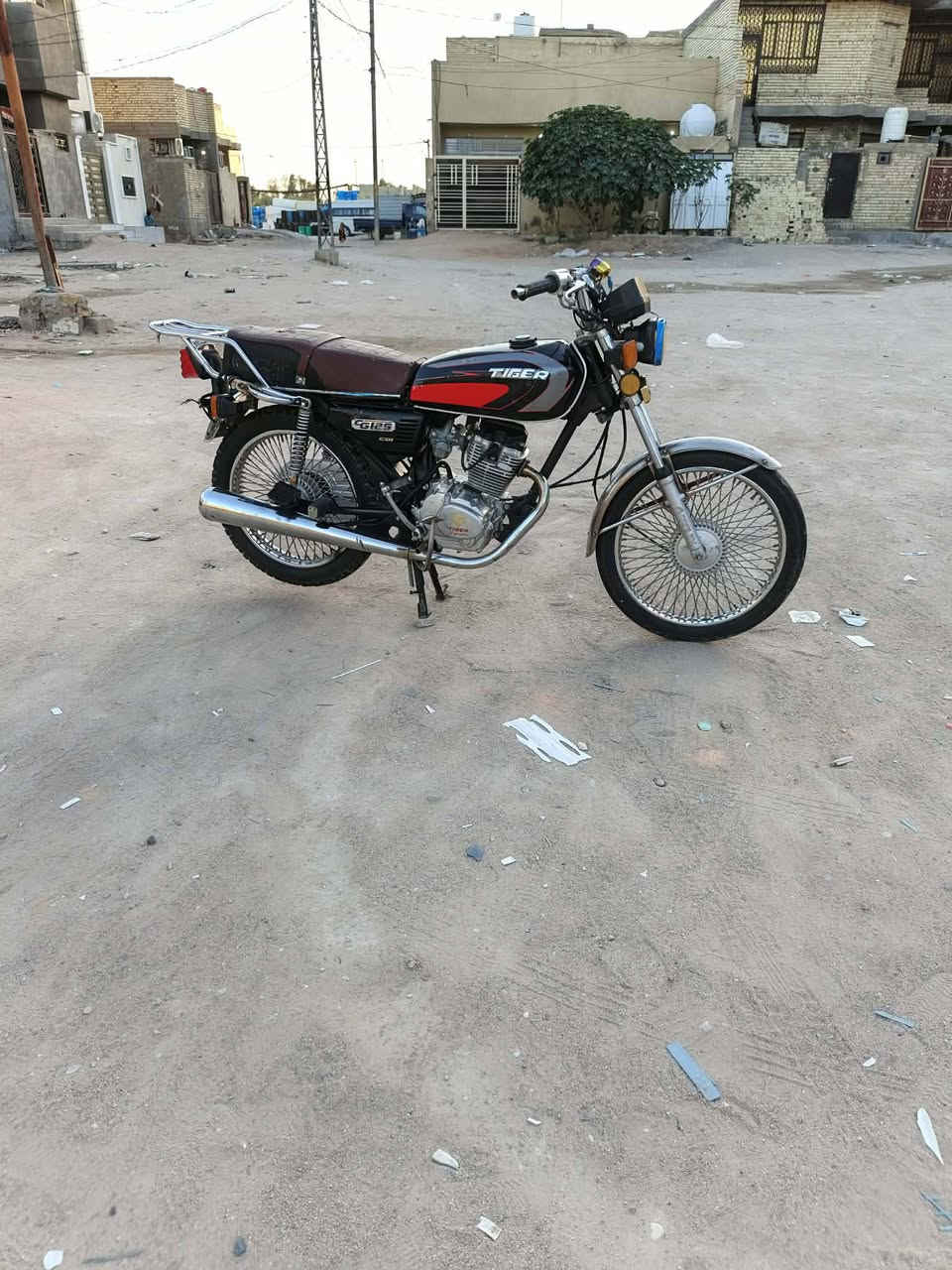 السلام عليكم دراجة للبيع تايگر أوراق سگنر اوراقها كاملة دراجة جديده موديل 21 مگينه خرسه وشلعه كهربائيات شغاله شباب الدراجة جديده ومامتعوبه السعر 475 وبيها مجال العنوان كربلاء شارع الدرة الرقم ***********
