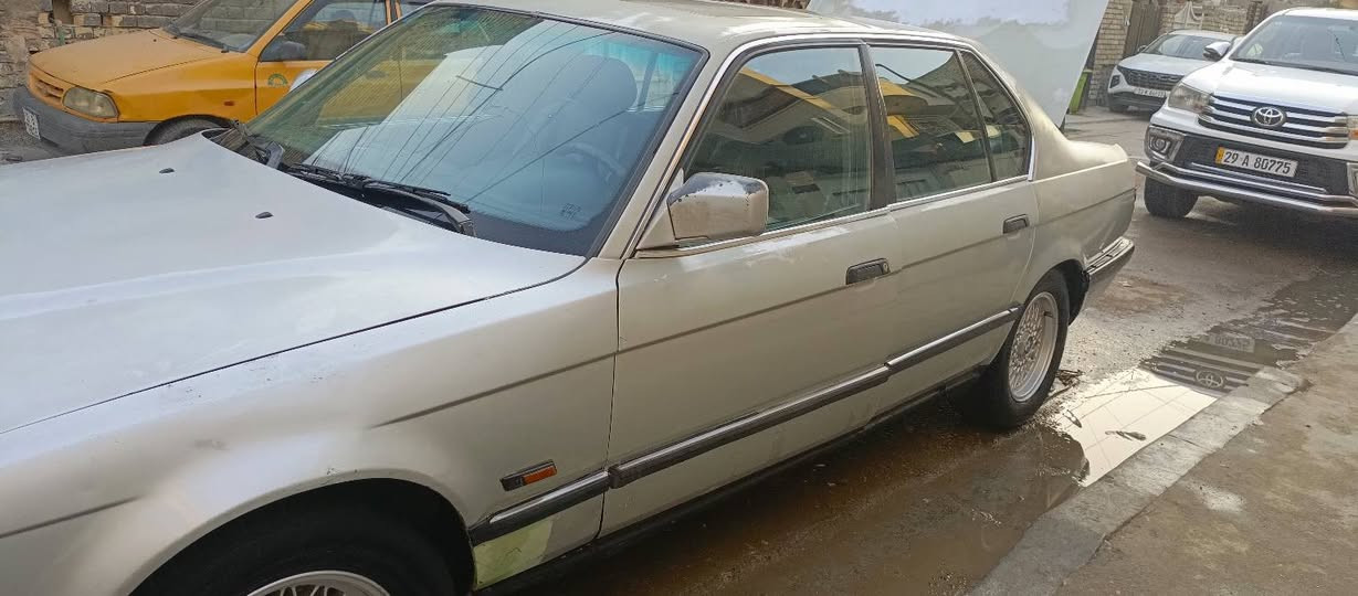 735i للبيع لون سلفر كير ومحرك مكفول رقم انكليزي بغداد بسمي تبريد شغال ثلج قطعتين كهربائيات فول اوتماتيكك V6 المحرك والمكينه مكفولات
السعر 45 ورقة
تلفون *********** 
العنوان بغداد
