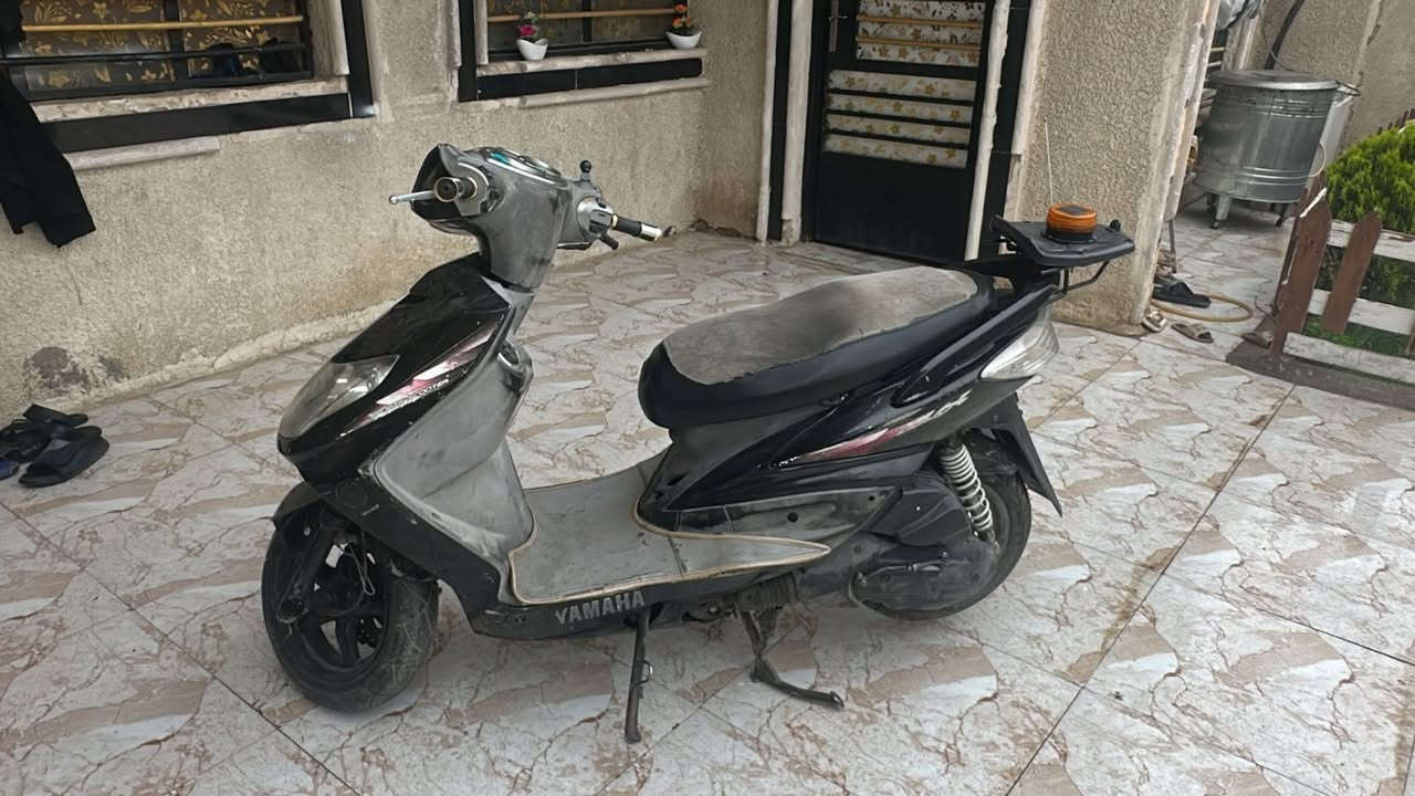 سلام عليكم دراجه سكنس فحل كابريتر
مكفوله من كلشي مكينه مكفوله 
دراجه حلوه كلش ٧٠٠ وبيه مجال قليل 
مكان بغداد حسينيه جريخي 
***********
