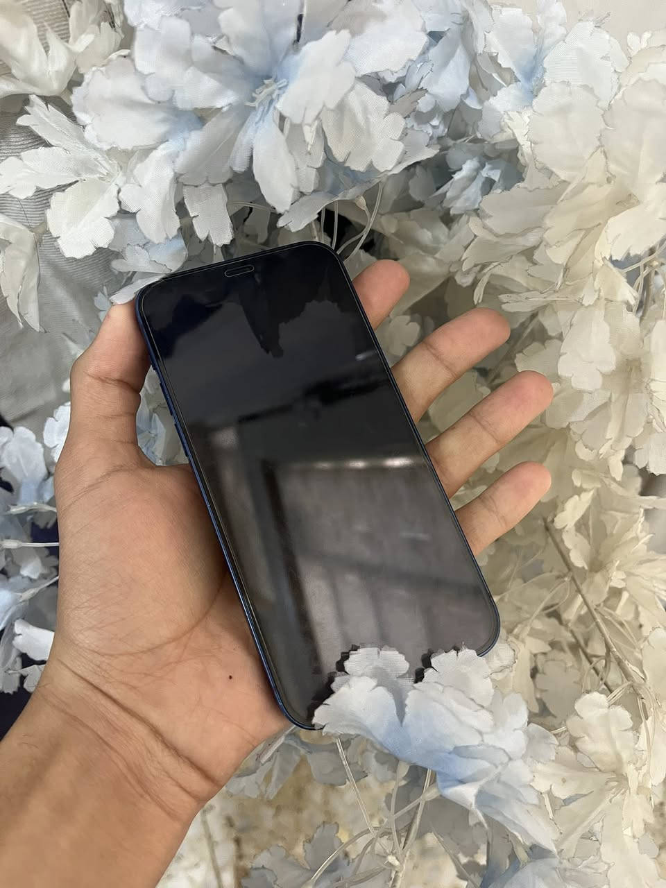 للبيع ايفون 12 عادي ذاكره 64 بطاريه 78 بل حاسبه 81 تقره الجهاز نضيف وكله شغال وما مفتوح وتر ركز الجهاز وتر ما ينفس كله كامل ونضيف شرط تجي تفحص يله تأخذ الجهاز عل فحص وياه كفرين ولزكه فقط السعر خابرني ودلل *********** مكان نجف
