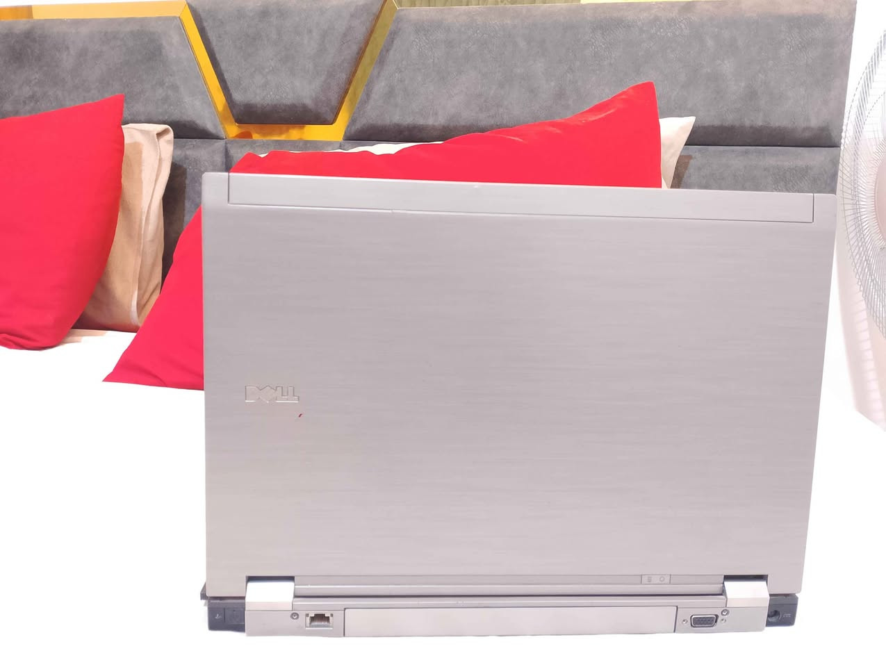 لابتوب للبيع
Core i5 e6510
الجيل السادس
هارد 512 ssd قابل للتطوير
رام 4 ddr3 قابل للتطوير
كارت شاشة 4 shared
شاشة FHD
شاحنة اصلية 
Windows 10pro
جميع المنافذ موجودة 
Usb عدد 4
Aux
Vga
Lan
Sd
Cd/dvd
.
.
Etc
(العيب الوحيد الشاشة انكسرت مثل الي بالصورة موحودة بالاخيرة).

السعر ١٥٠ الف
*********** ناصرية, ذي قار
