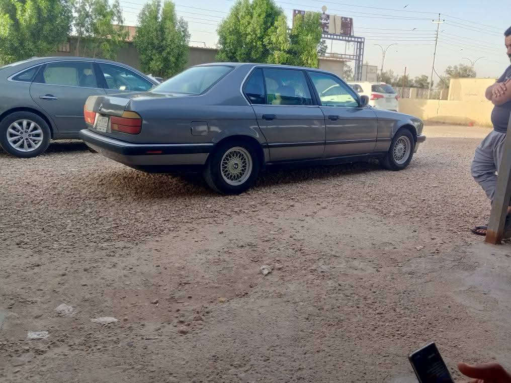 بي ام موديل 93
735 سياره حلوه وخير من الله تحويل مباشر 
السعر 48
***********
