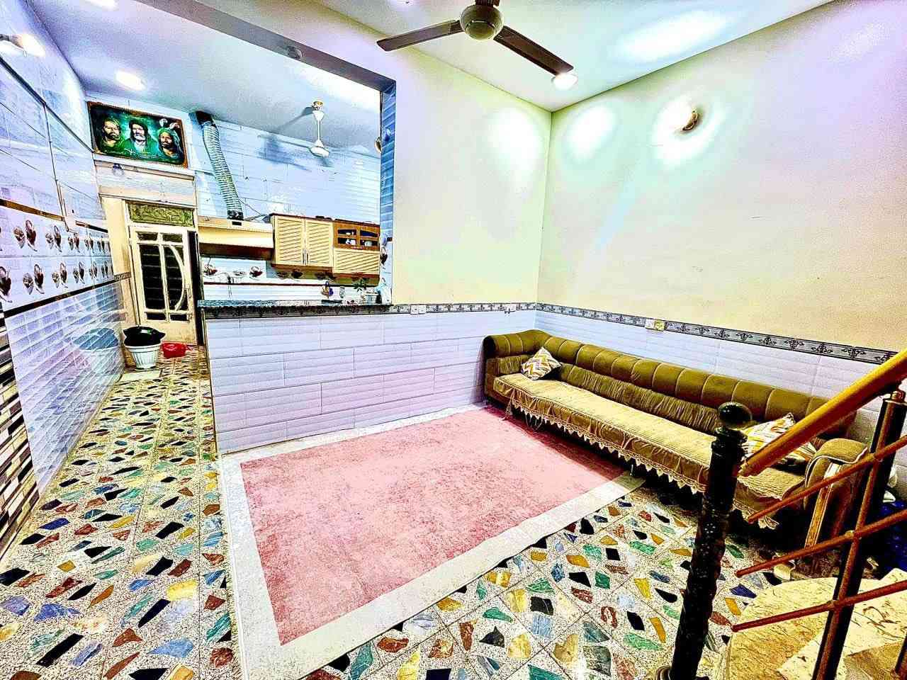 بيت للبيع في حي الصحفيين قرب فلكة القاضي مساحة 100 متر بناء حديث طابق واحد للاستفسار ( *********** )
