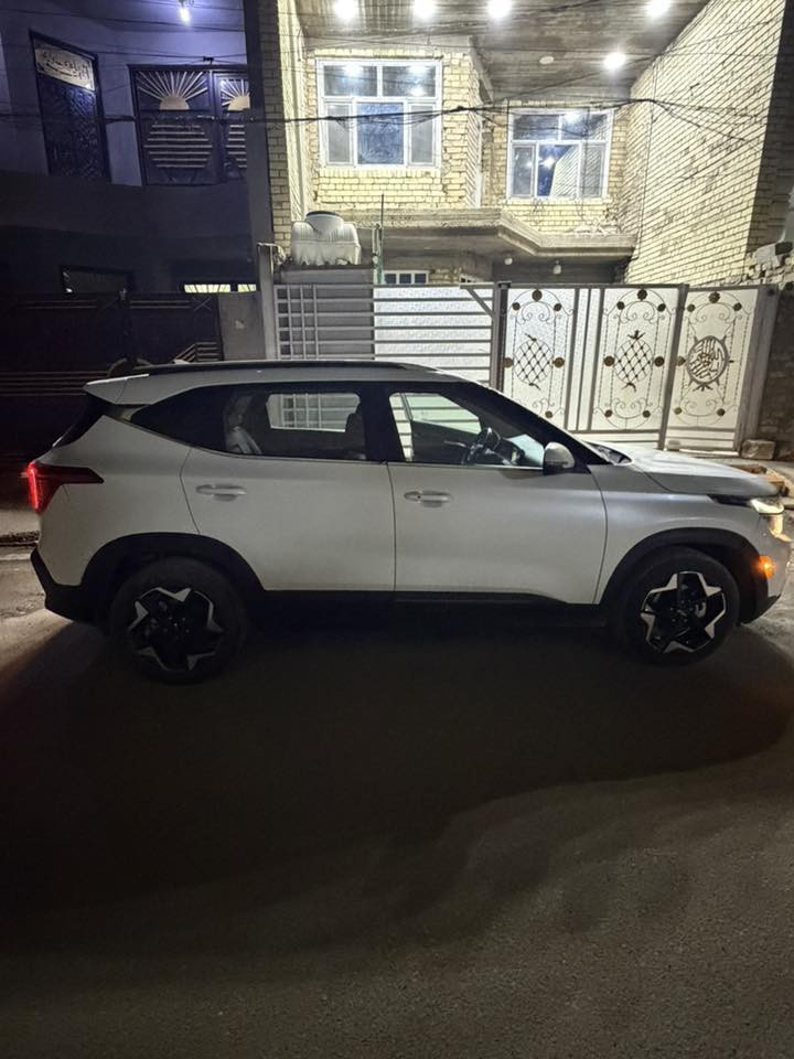 السلام عليكم
Kia Seltos 2024 وارد أمريكي 

محرك 2000

بدون اريباك وبدون اي قطعة صبخ 

فول مواصفات عدا الفتحة 

السيارة ماشية 29 الف ميل

حادث موضح بصور 

والسيارة خير من الله

السعر 180 وبيه مجال بسيط

المحافظة بغداد

الاتصال او وتساب 

***********
