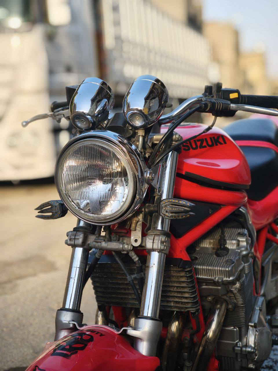 السلام عليكم من رخصة الادمنيه
سوزوكي باندا حجم 600

دراجه حلوه ونصبتها حلوه شلعه ومعدل 

صوتها يخبل 

مكاني بغداد منطقة الفضيليه

سعرها  1.800 مليون وثمنميه وبيها مجال بسيط 

*********** بي واتساب

ملاحضة دبلاتها تحتاج تجفيت
