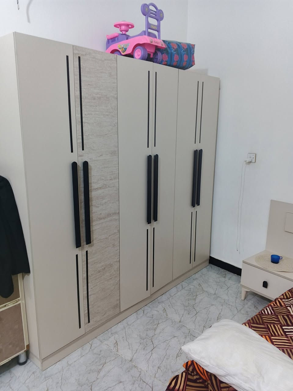 سلام عليكم غراض البيع كلمن وسعره مكاني بغداد ***********
