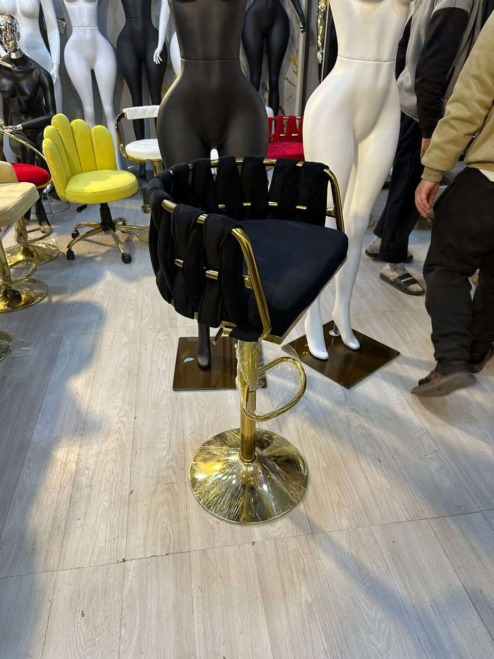 انطاليا  مختصيين لتجارة انواع المليكانات
الرجالية والنسائية والاطفال
للحجز /*********** /***********
يوجد توصيل لجميع العراق
جمله مفرد 
بغداد مخازن الشعب
..
