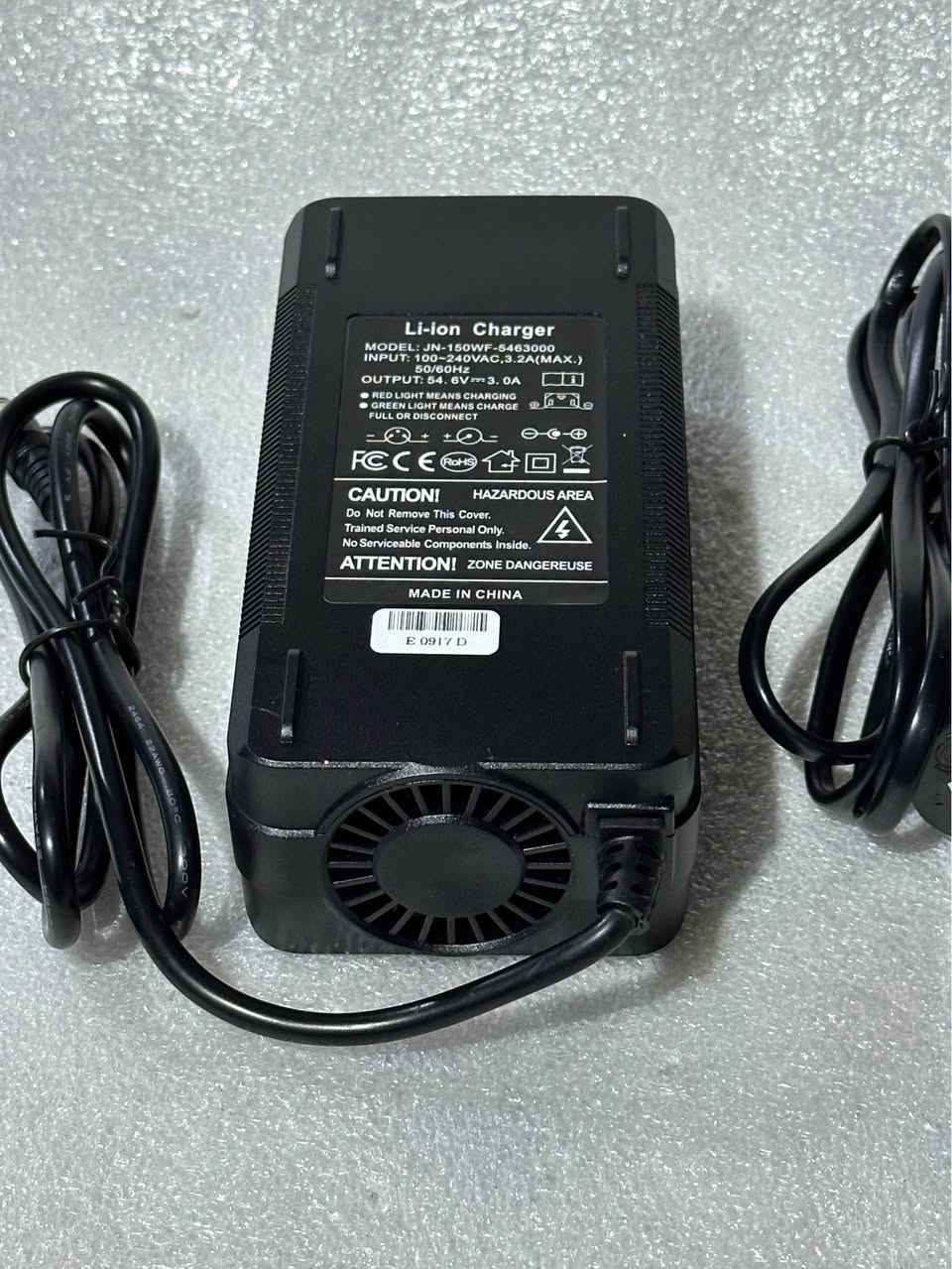 عربي:
محول شاحن بطارية، مصمم خصيصًا لشحن بطاريات الليثيوم 48 فولت. يتميز هذا الشاحن بغلاف مقاوم للاشتعال مصنوع من مادة بلاستيكية هندسية متينة من نوع PCB وPC، مما يضمن مقاومته لدرجات الحرارة العالية، ومقاومته للاشتعال، ومقاومته للحريق لضمان سلامتك. تشمل المواصفات الرئيسية ما يلي: - **جهد الإدخال:** 100-240 فولت، 50/60 هرتز - **جهد الشحن:** 54.6 فولت - **تيار الشحن:** 3 أمبير. الشاحن مزود بمؤشر LED يتيح لك مراقبة حالة الشحن بسهولة. يشير الضوء الأحمر إلى أن الشاحن يشحن البطارية، بينما يشير الضوء الأخضر إلى اكتمال شحنها.

کوردی:
ئەداپتەری بارگاویکەرەوەی پاتری، بە تایبەتی بۆ شەحنکردنەوەی پاتری لیتیۆمی 48V دروستکراوە. ئەم بارگاویکەرەوە تایبەتمەندی توێکڵێکی ئاگرکوژێنەرەوەی هەیە کە لە مادەی پلاستیکی ئەندازیاری PCB و PC بەهێز دروستکراوە، دڵنیای دەدات کە بەرگری لە پلەی گەرمی بەرز دەکات، بڵێسە دەگرێت، و دژە ئاگرە بۆ سەلامەتیتان. تایبەتمەندییە سەرەکییەکان بریتین لە: - **ڤۆڵتیەی هاتنەژوورەوە:** 100-240V، 50/60Hz - **ڤۆڵتیەی شەحنکردنەوە:** 54.6V - **کارەنتی شەحنکردنەوە:** 3A بارگاویکەرەوەکە بە نیشاندەری LED تەیار کراوە کە ڕێگەت پێدەدات بە ئاسانی چاودێری دۆخی شەحنکردنەوە بکەیت. گڵۆپی سوور ئاماژەیە بۆ ئەوەی کە شەحنەکە چالاکانە شەحن دەبێتەوە، لە کاتێکدا گڵۆپی سەوز ئاماژەیە بۆ ئەوەی کە پاترییەکە بە تەواوی بارگاوی بووەتەوە.

English:
Battery Charger Adapter, designed specifically for 48V lithium battery charging. This charger features a flame retardant shell made from durable PCB and PC engineering plastic material, ensuring it is resistant to high temperatures, flame retardant, and fireproof for your safety. Key specifications include: - **Input Voltage:** 100-240V, 50/60Hz - **Charging Voltage:** 54.6V - **Charging Current:** 3A The charger is equipped with an LED indicator that allows you to easily monitor the charging status. The red light indicates that the charger is actively charging, while the green light signals that the battery is fully charged. السليمانية, العراق


**إذا كنت صاحب هذا الإعلان وتريد حذفه لأي سبب، رجاءا أرسل رسالة إلى الدعم الفني**