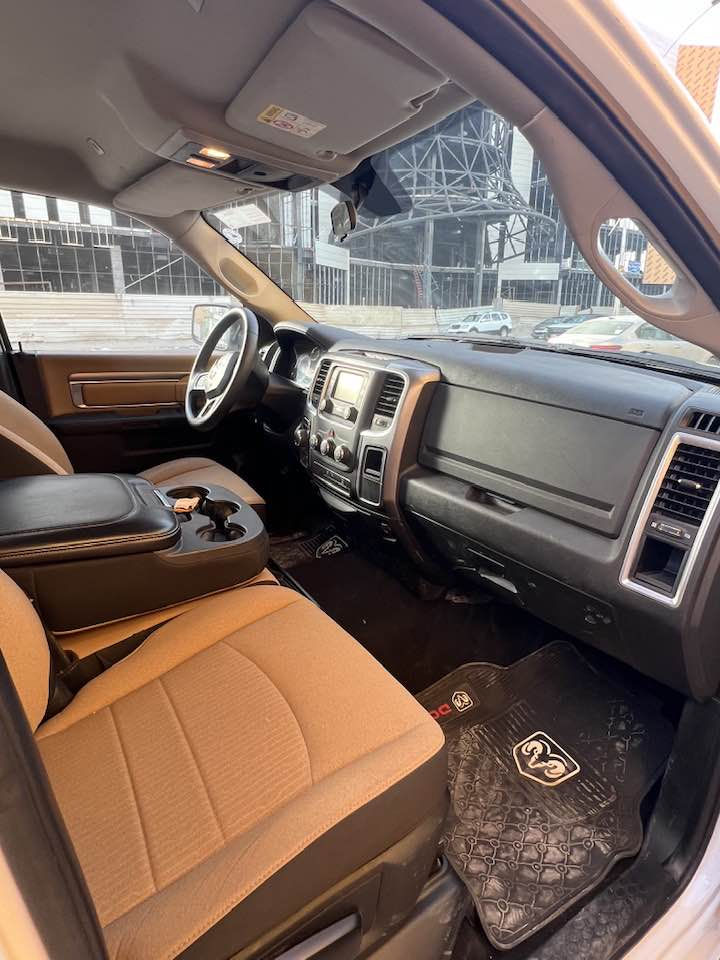 سلام عليكم رام كلاسك موديل 2021 خليجي شركة هارلم ويل 22 كفر بدي محرك هيمي 5700 مواصفات تحكم شاشه صغيره كفاله عامه سياره كارتون شخط مابيها ماشيه 24الف فقط *********** واتساب اتصال فقط هزه جديده ورقم جديد سياره بااسم اخوي مكان السياره ناصريه
