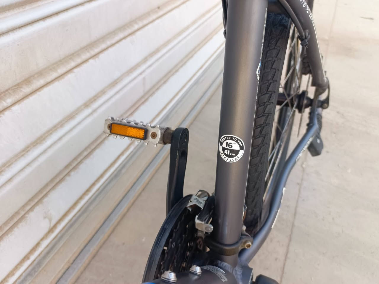 دراجه ماركه MERIDIA غني عن التعريف الحجم 26 المعدن المنيوم دبل امامي فتح قفل سستم شيمانو 3/8
بريكات هيدروليك تكترو دراجه كلها بلادي عل وضع شركه 
نضافه 100/95 السعر 360 بيها مجال قليل للاستفسار *********** واتس اب العنوان موصل معرض الفهد يوجد خدمة توصيل
