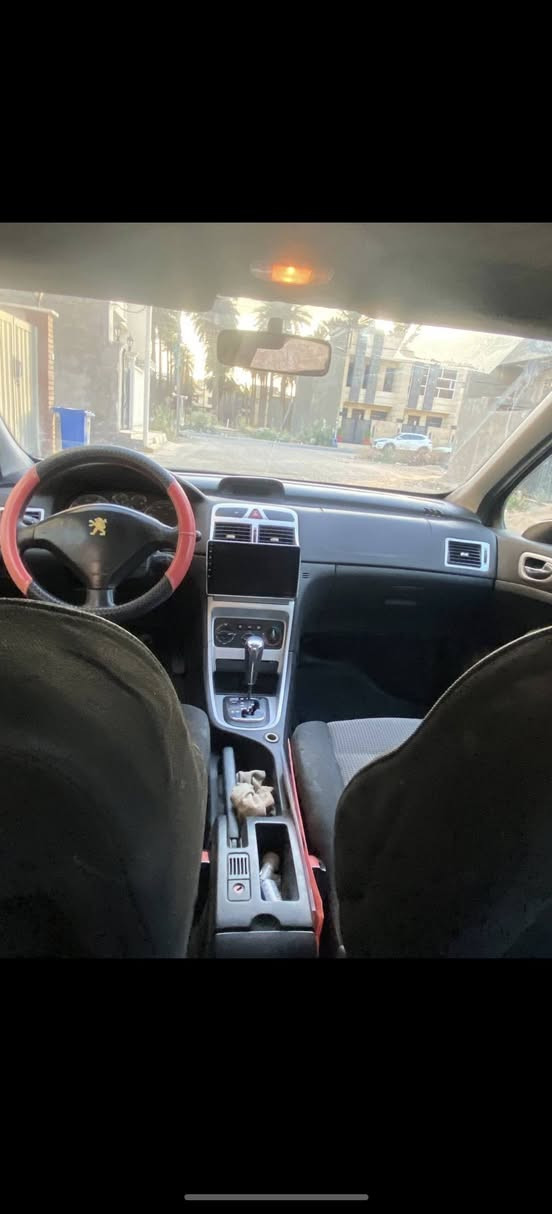 بيجو ٣٠٧ موديل ٢٠٠٦ سيارة بحاله جيده جدا مكينه كير تايرات تبريد ثلج صيانة كاملة حماوة  مع التبريد ٨٥ رقم إنكليزي باسمي مكاني الدورة تريدها ب٥٣ بيها مجال السيارة مال بيت للتواصل ***********

