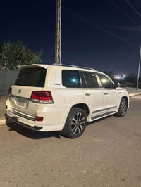 لاندكروز • ٢٠١٩ • ماشيه ١٦٠ الف