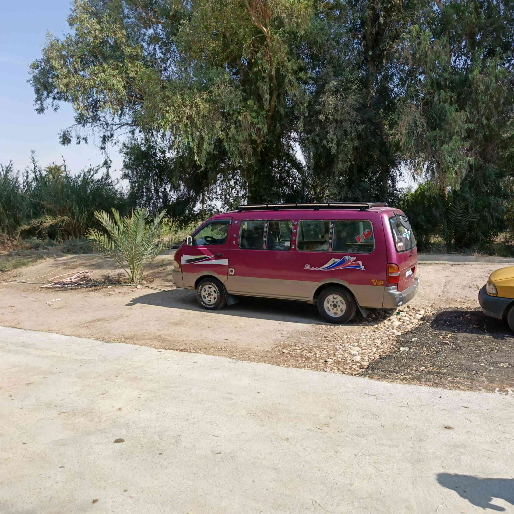 سلام عليكم للبيع سياره موديل 1995 سنويه 2030 عنوان ديالى بعقوبة الرازي سعر 53 وبيهه مجال *********** ،************
