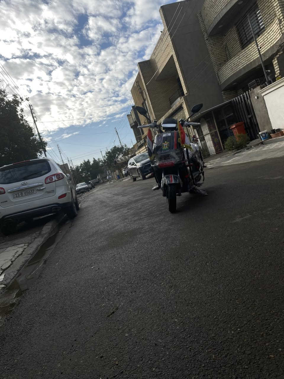 سلام عليكم دراجه لوك جديددده دراجه مزوده مدرعه BA بيه درع بل كامل تاير حجم3.50تاير كوري اصلي مزوده اعلام عراقيه حديد ملصقات بيه دول تمشي 90 حقيقي بل شحنه الوحده 70 كيلو بريكات دسك بريك اصلي بطاريات 6 دبل اصليه  تواصل *********** واتساب
