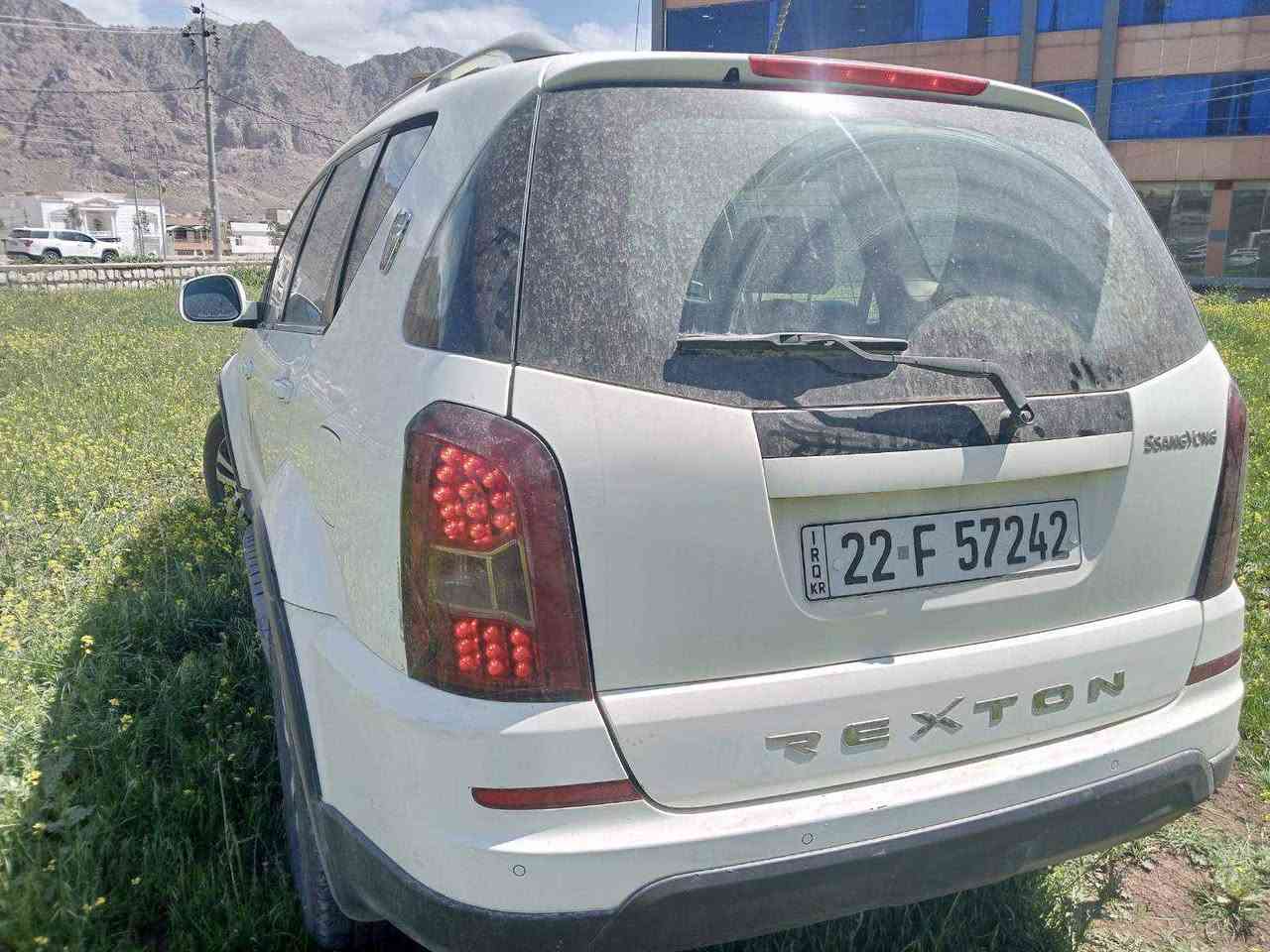 سەنگیۆنگrexton مۆدیل 2014 گێرومەکیەنە بەشەرت و بیلادی سەقف سلاید چوار تایەیی تازەی لەژێرە دوو پارجە سبوغی هەیە لای سەکن کەمێکی گرتوە سەنەی تا 2028تازەیەسەیارەکە تابڵێی چوانە بێکشەیە 
بۆپەیوەندی
*********** السليمانية, العراق
