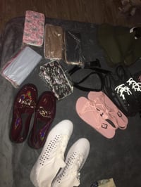 شلعة احذية • مقاسات ٣٨-٤٨ • ٥ جزدان ٣ احزمة