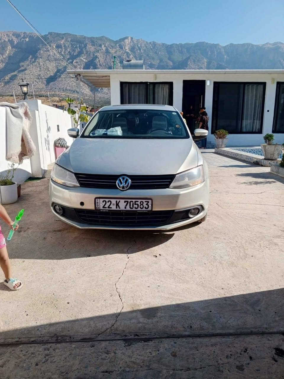 السلام عليكم جيتا 2011 فول مواصفات وارد خليج محرك 5 سلندر 2500 حجم محرك بچم كبس الايت زنون عالي ناصي بلوجكتور اشاري بلمري  بصمه تشغيل  تدفئه تبريد ثلج  كراسي جلد هيتر  فتحه سقف تخم اطارات بطاريه جديد  صدر جديد ماعده بيها حادث بلباب خلفيه ورى السايق بعدها ممصلحه واضحه بلصور السعر10.000دولار وبيها مجال حك الجيه رجآ غير متواجد على الخاص ***********
مكاني بغداد اليرموك
