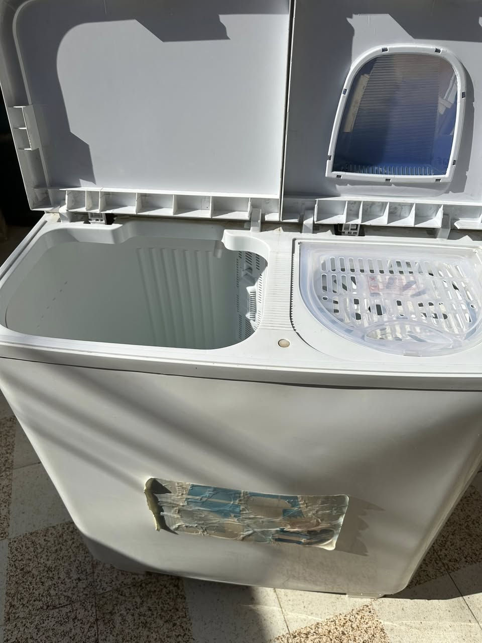 غساله للبيع نوع (بارفاي) جديده مستخدمه ٤ اشهر السعر 100 الف مقابيل مستشفى التركي
***********
