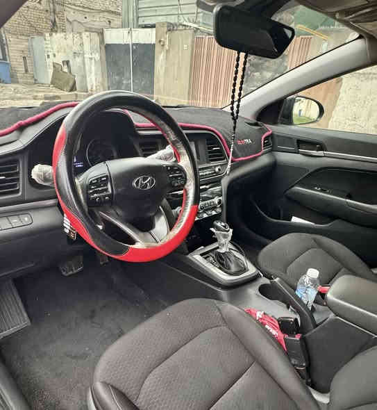 سلام عليكم  النترا ٢٠٢٠ وارد امريكي حادثها فقط حافة البنيد صور الحادث ورقم الشاصي موضح بالصور 
رقم سليمانيه شرط التحويل سنويه  2027 
مكان السياره بغداد حي البنوك  السعر  142 وبيها مجال ان شاءالله  📞📞  ‭٠٧٧١ ٣٢٤ ٧٧٩٤‬
