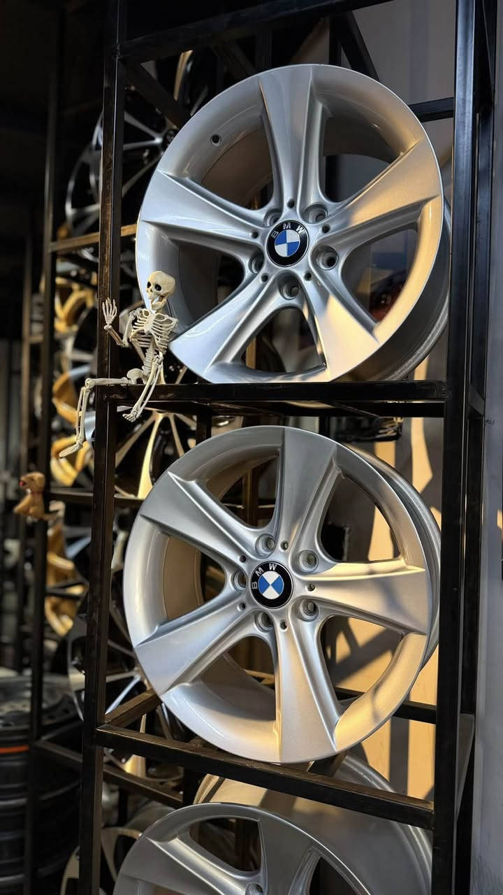 💥 ويل كب BMW هامان (HAMANN)
يا الله،  :
 النوع:  تجاري 
 القياس: حجم 17 (تو سايز - قطعتين).
 الحالة: الويل نظيف ومكفول، بيه تك خلفي مصلح  (مكفول من العواج 
🔄 البيع أو المراوس حسب القناعة 🔄
 📍 المكان: بغداد - حي العامل - شارع 7 نيسان.
 🚚 التوصيل: متوفر لجميع محافظات العراق 
📞 للتواصل والاستفسار (واتساب فقط):
📥 [***********]
#أهل_البيمر #BMW #حي_العامل
