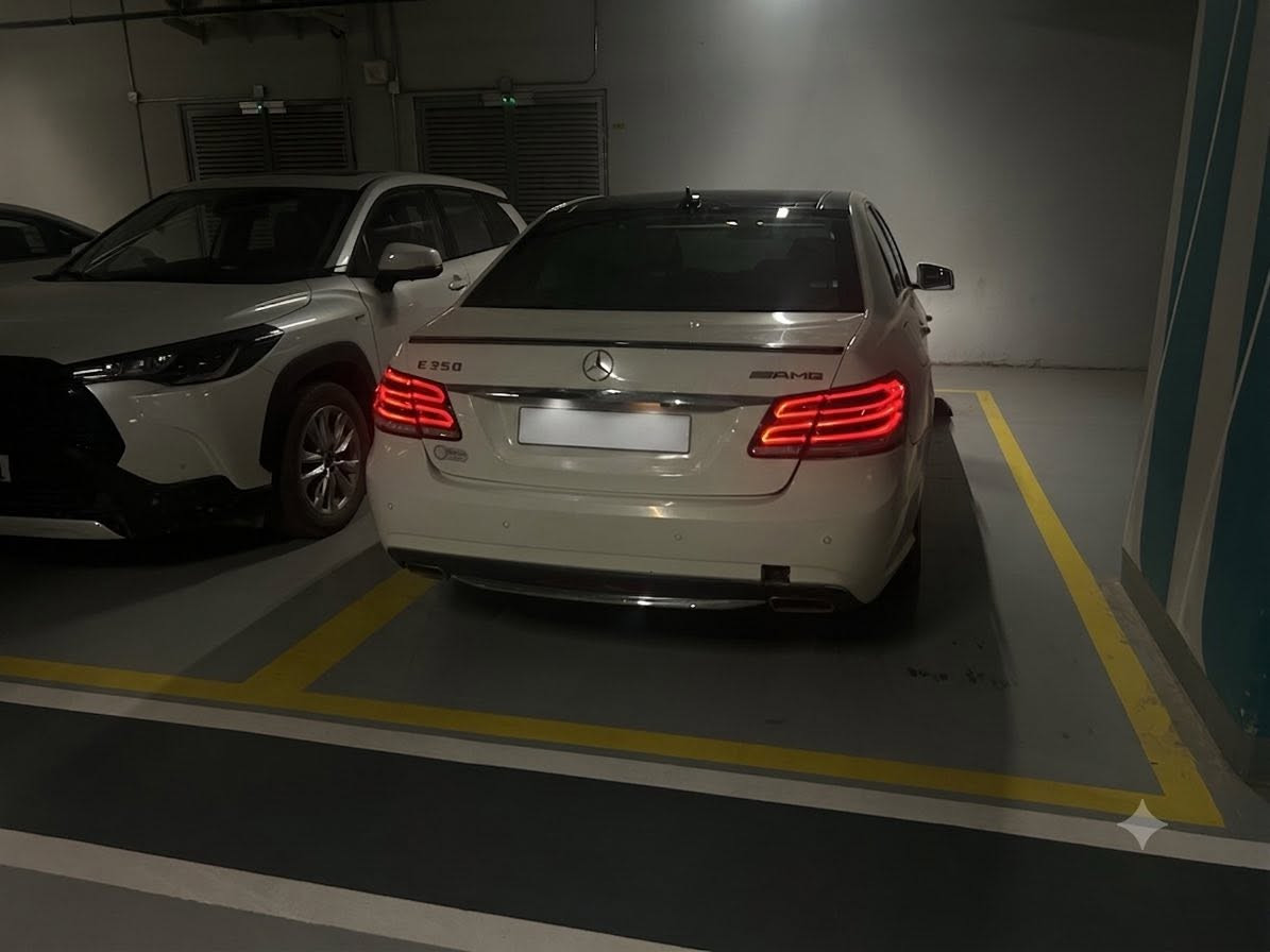 ‏السلام عليكم عارض  مارسدس E350 2011للبيع أو المراوس ب S350 500 550 او غيرها السعر 165 وبيها مجال 
المواصفات
شاشه جبيره ⚔️
شفتات ⚔️
تحكم ستيرن ⚔️
داخل جلد اسود⚔️
كير تعليك ⚔️
حساسات⚔️
ماوس⚔️
بانوراما⚔️
كامره⚔️
سستم سماعات harman kardon الامريكي⚔️ 
وبقيه مواصفات المارسدس المعروفه رقم سليمانيه بأسمي


**إذا كنت صاحب هذا الإعلان وتريد حذفه لأي سبب، رجاءا أرسل رسالة إلى الدعم الفني**