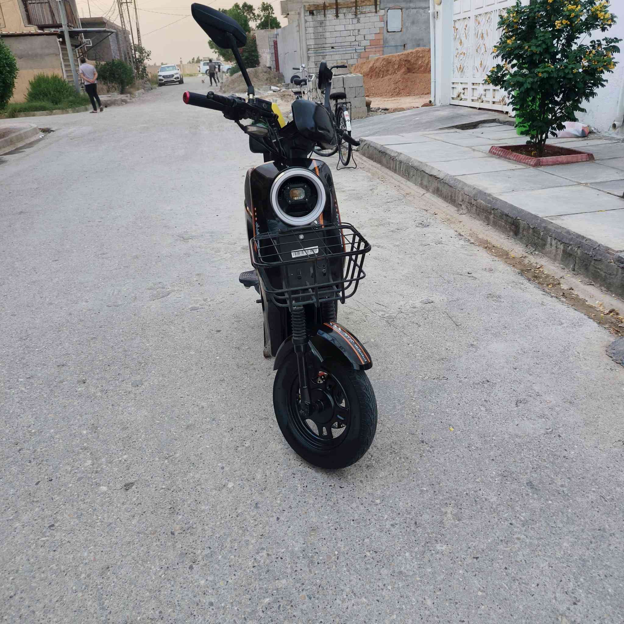 دراجه شحن R9 جديد ونضيف حيل 6 بطاريات للبيع مكاني ديالى المقدادية شهربان  سعر 525 وبي مجال  استفسار ***********

