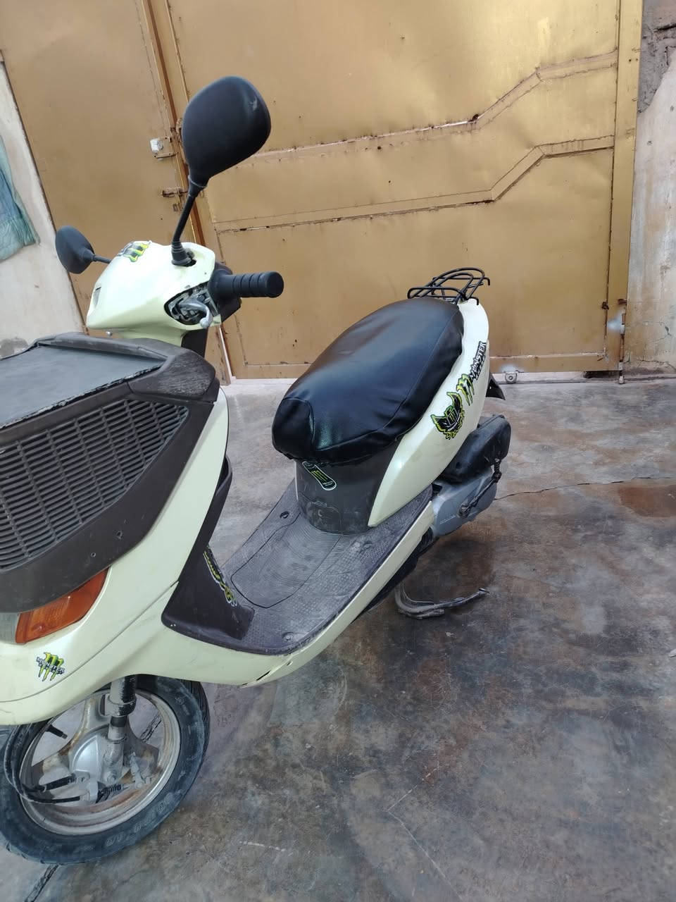 فراشه نضيف للبيع الماطور متكامل من كل النواقص كماليات دواخل السعر 290 وبي مجال
للستفسار :***********
