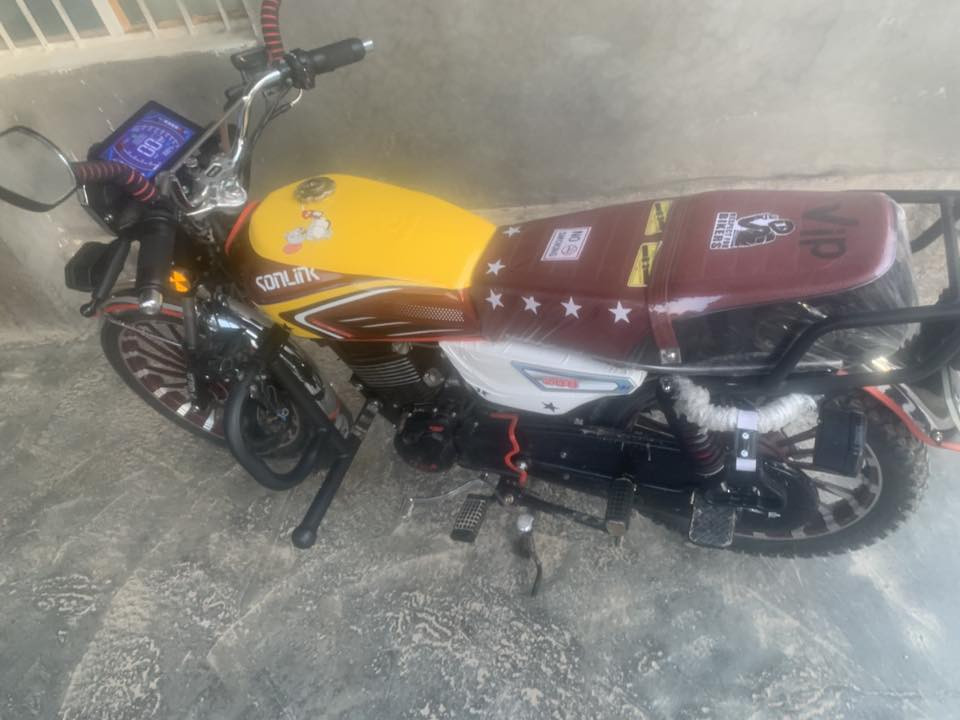 سلام عليكم دراجه  سيفان موديل  2025 موصل 950وشراي  يتواصل علا هذا الرقم ***********
