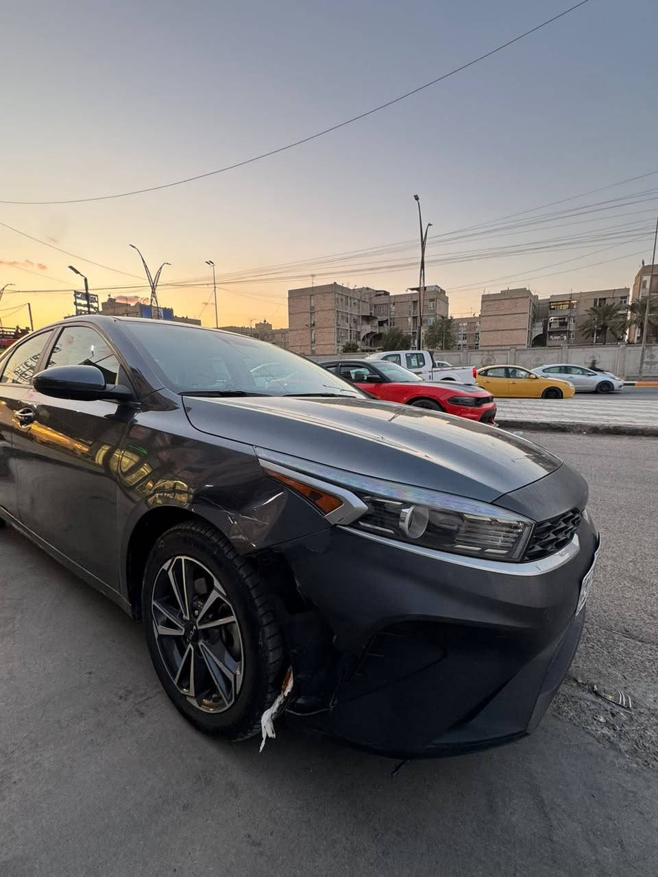 السلام عليكم
كيا فورتي 2022 للبيع 
مكينة 2000 دوش المرغوبة 
سيارة تحويل مباشر وحادثها خفيف البجم كبس بلادي موجود رقم الشاصي 
السعر 135 وبيها مجال قليل 
تواصل : ***********
