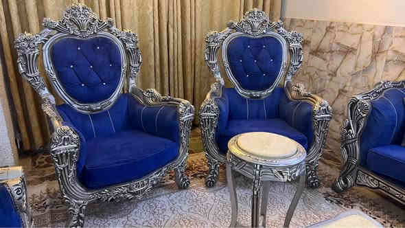 7 مقاعد تخم مصري خشب زان لون فضي مع ثلاث طبلات مرمر السعر ٦٥٠ مكانه المنصور *********** بغداد
