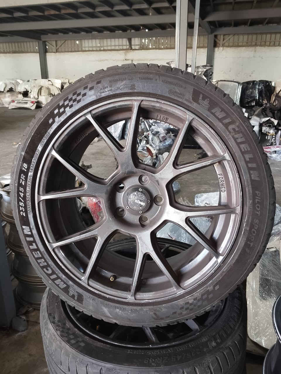 السلام عليكم من كراج المتوكل للبيع السيارات الالماني الحديث اودي جيتا باسات كولف  تيكوان تم وصول بضاعة جديد ويل كب العنوان موصل مجمع اسود الرافدين للاتصال على الرقم *********** عبدالله
