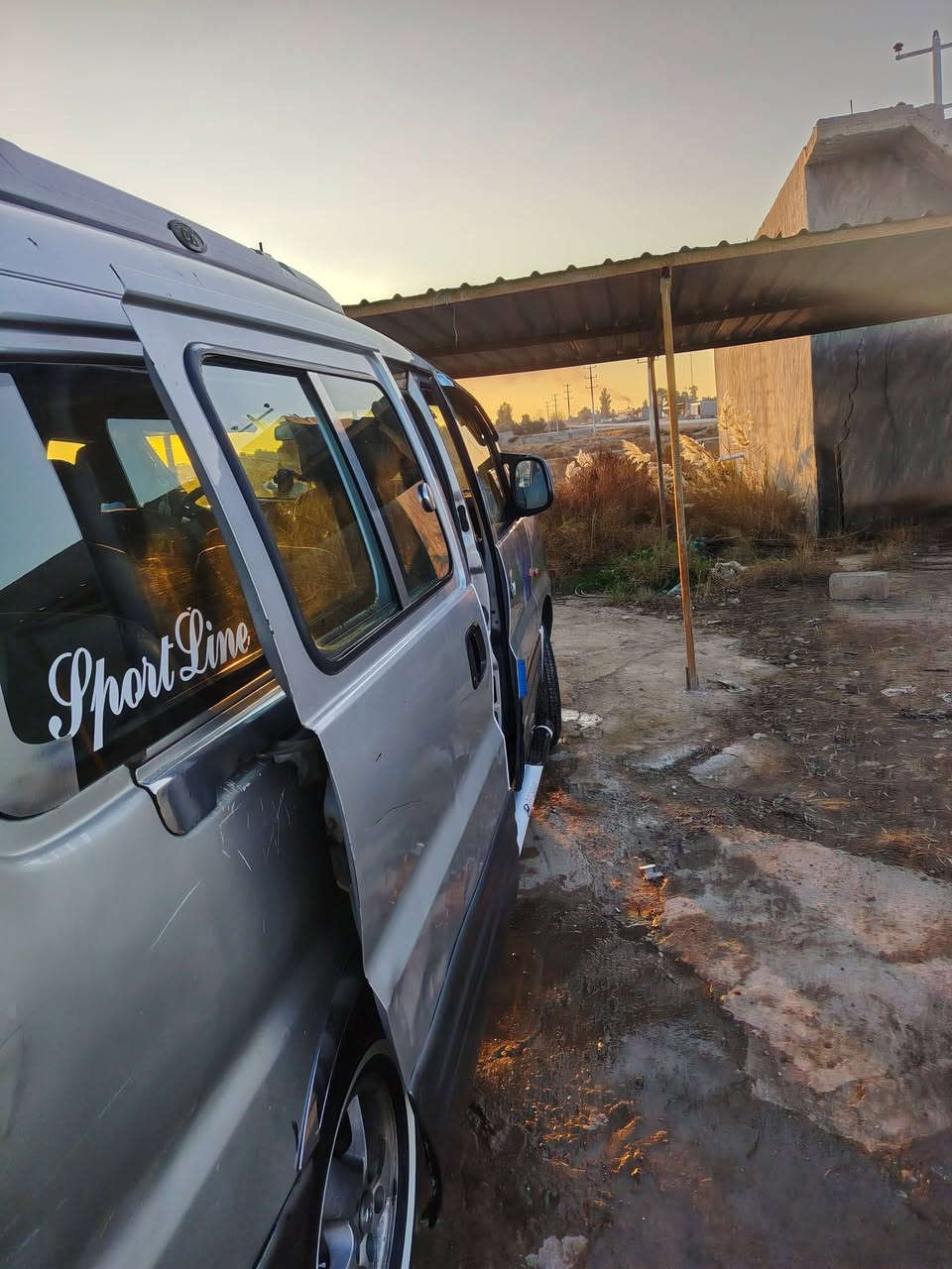 سلام عليكم ستاركس 2007 رقم انكليزي تحويل مباشر مصفره هيئه وغرامات سنويه لغاية2029 گشر مكفول ماعدا الجاملغ الخلفي گير ومحرك مشتغله جديد حداديه تخم تاير دوشمه كهربائيات كلها شغاله حصير خياسات كله مشغله جديد مشط بم مدكه باتري جديد السيارة جاهزه من كل شي   السعر ٨٣وبيه مجال حك الجيه  الاتصال عالرقم  *********** مكاني صلاح الدين قضاء الضلوعيه البوفراج
