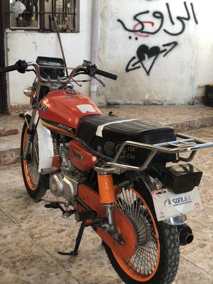 سلام عليكم دراجه للبيع موديل 23منفيس عقد اوراق كامل سونيك محرك خطاس مامفتوح شرط لا صرف لا صوت اخرس سويج بلادي كهربيات كلها شغاله شلعه معدل فول دبلات امامي خلفي كلها شغاله سعره مناسب 475رقم موبايل 

‭0787 763 7458‬
