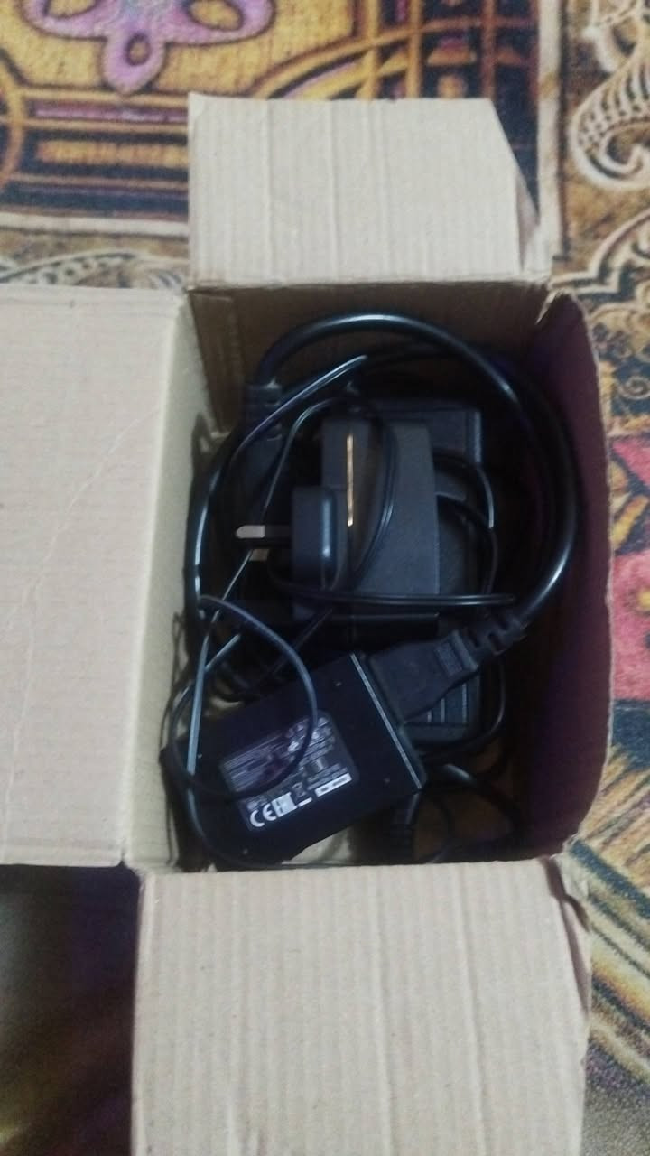 كامرات وشاشه جدد بالكارتون مامستعملات للبيع المكان كوفه قرب مسلم ابن عقيل للتواصل ***********
