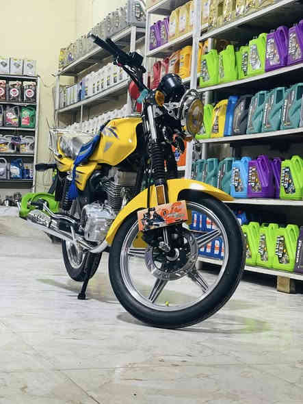 سلام عليكم شباب دايون عضم مديل 23وراق اصلي وكيله سالم شهاب ابو عبير مكفوله كفاله عامه كل نقص مابيه  كله شغاله صلنصه ستيل  صوته طرب الدراجه جديده كلش مامشيه هواي الدراجه مكاني حله طهمازيه رقمي ***********الشراي يتصل السعر خاص وتدلل
