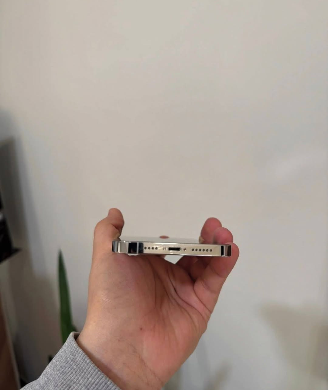 13 برو ماكس
ذاگره /128

بطاريه اصلي /83✅

تك خط / ✅
فيس ايدي شغال✅

جهاز جديد جلخ مابي امبدل شاشه اصلي✅
***********
