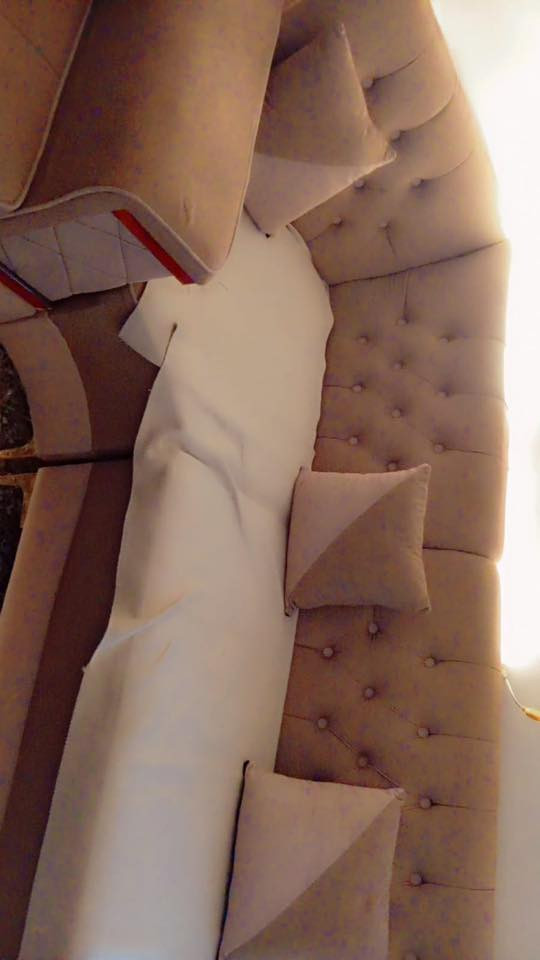 نحن للبيع عشر مقاعد 
لتواصل على الرقم وتساب. ***********
