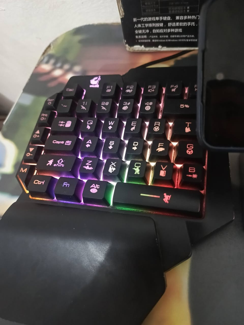 سلام عليكم 
جهاز للبيع
جهاز GameSir X1 هو عبارة عن محول (BattleDock) يسمح لك باستخدام لوحة مفاتيح وماوس للعب ألعاب الجوال (Android و iOS) مثل PUBG و Fortnite، مما يوفر تجربة شبيهة بألعاب الكمبيوتر الشخصي (PC) لتحسين التحكم والدقة في التصويب والحركة، وهو مفيد جداً في ألعاب التصويب من منظور الشخص الأول (FPS)
سعر 20الف
***********
