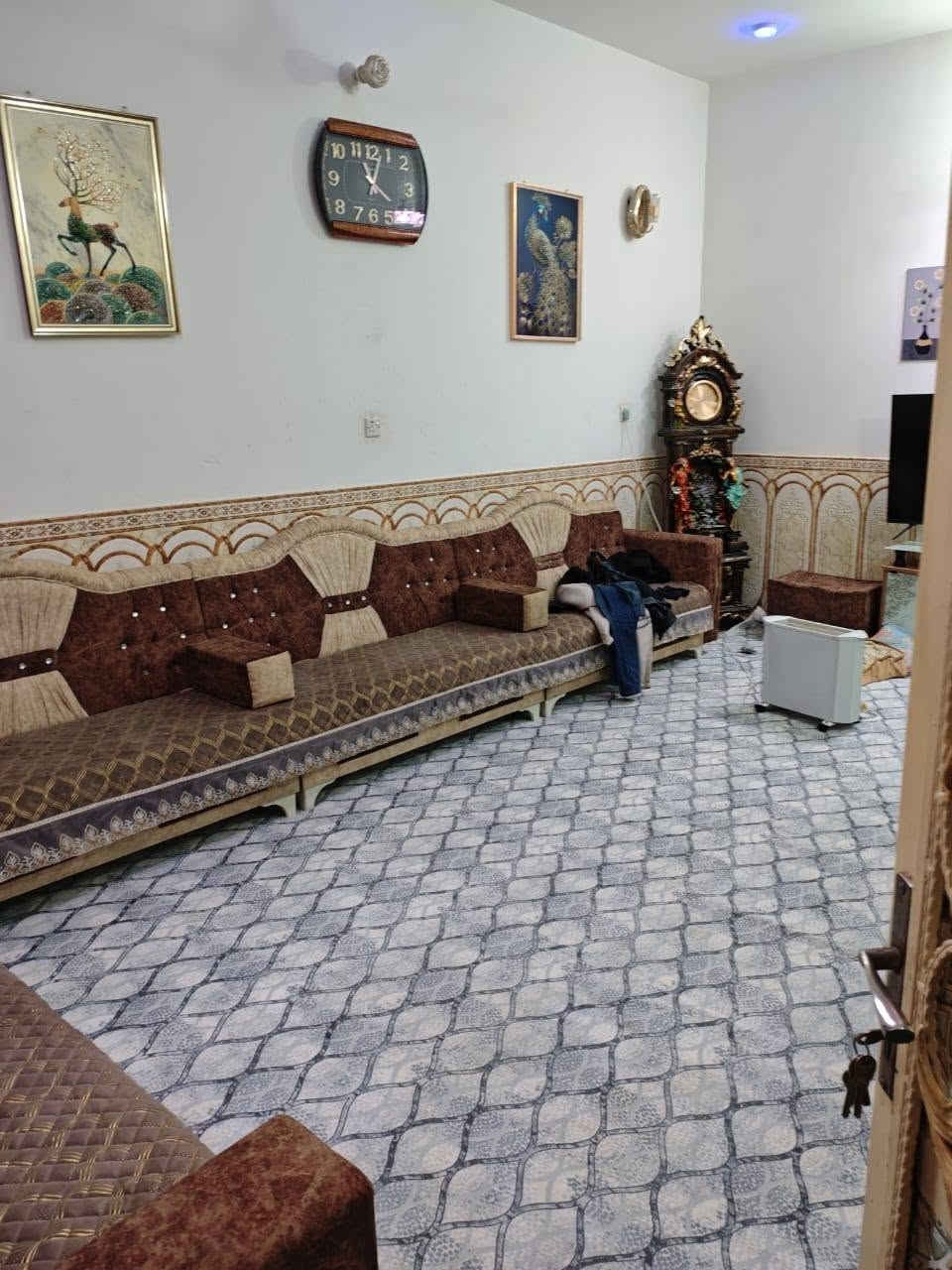 سلام عليكم إخوان بيت مساحة 200 طابقين بناء حديث يتكون 6غرف نوم + استقبال 6*5 +حديقة 4*3 ونص +كراج 5+ 3حمامات +3صحيات الموقع بستان سعود شارع سيد خبير موقع حلو وبناء جديد
***********
***********
سلام عليكم إخوان بيت مساحة 200 طابقين بناء حديث يتكون 6غرف نوم + استقبال 6*5 +حديقة 4*3 ونص +كراج 5+ 3حمامات +3صحيات الموقع بستان سعود شارع سيد خبير موقع حلو وبناء جديد
