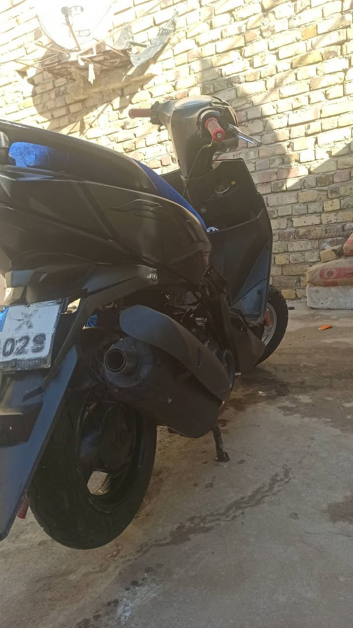 شلونكم FS ياباني 
مكينه مال ماكس عدله 
الدراجه كلشي ماعوزه اركع هندر وطلع وين مايعجبك 
المكينه مفتوحه 
مكاني الشافعيه  
الدراجه احلا من بصوره

السعر 250  وبيه مجال  متوازي على بيعته 
***********
