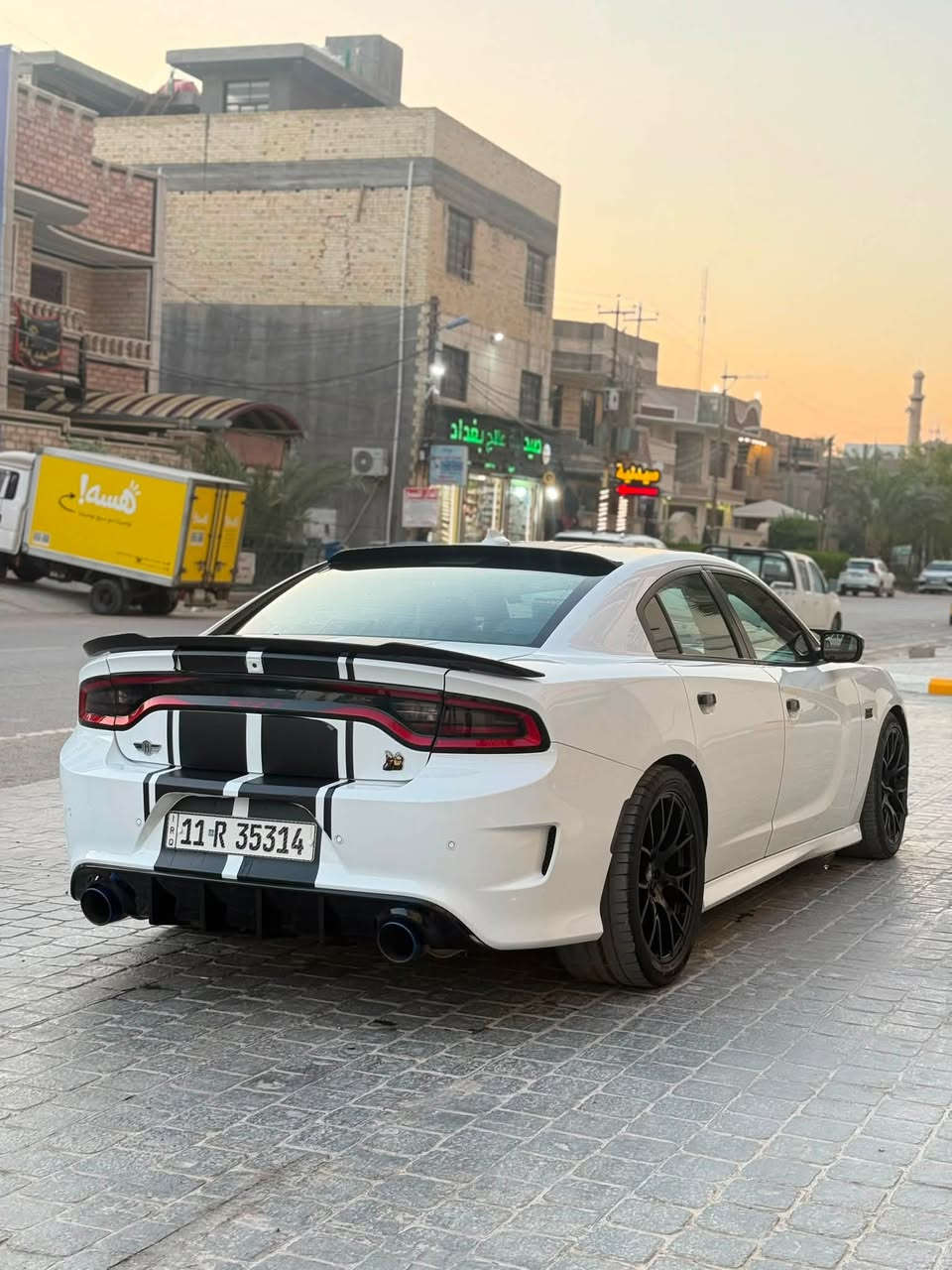 سلام عليكم شباب
جارجر سكات باك للبيع  ￼🐝🐝

موديل 2022 

اللون ابيض 

مكينه V8 / 6400ccm

ماشيه : 35 m 

رقم بغداد بأسمي والتحويل ثاني يوم 

المواصفات 

——————————-

كشنات كنتاره احمر مختم ( سكات باك ) 

فجوج بريمبو 6 بستم 

اكسل قفل 3.9 

كير 8 نمر 

دبات موبار سود

شاشه كار بلي 

كشنات تدفئه تبريد 

4 مودات قياده 

ذاكرة خزن ميموري 

حساسات خلفيه + جانبيه 

كامره خلفيه 

وباقي مواصفات السكات باك معروفه 

الأضافات 

———————————

لدات اوركال متغير 

وسقف روز رايز

حادثها 

——————————-

جاملغ وبنيد فقط 

* علماً السياره مناقصها اي شي جاهزه مجهزه 

* لا بيها تكحيل ولا بارد وكشرها كلش حلو 

السعر 210 ورقه وبالعافيه على الي ياخذها

مكاني بغداد / المنصور ***********
