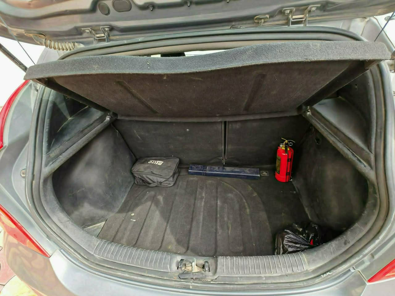 🚗 للبيع هيونداي أكسنت 2017 وارد أمريكي – هاج باك رقم بغداد الجديد بأسمي
للجناية والمتميزين         ......... محرك 1600 المرغوب 
🔹 الممشى: 120 ألف ميل
🔹 المواصفات: عادية وتشمل:
1- تحكم كروز سرعة
2- مانع انزلاق EPS
3- تصعيد الجام عند التقفيل
4- تشغيل عن بعد
5- تبريد ثلج
6- محرك وكير بحالة جيد 
🔹 حالة السيارة:
الضرر: حادث بنيد وجاملغ أيمن ومصبوغات بدون أي تبديل

🔹 السيارة نظيفة جداً واستخدام شخصي
💰 السعر:  86
🚗 سيارة حلوة وممتازة وبالعافية على اللي ياخذها
📍 العنوان: النجف الأشرف – حي ميسان


**إذا كنت صاحب هذا الإعلان وتريد حذفه لأي سبب، رجاءا أرسل رسالة إلى الدعم الفني**