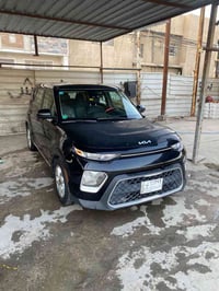 كيا سول 2022 وارد امريكي مكينه ٢٠٠٠ دوش  سيارة نظيفه  نص فول  ضربتها م...