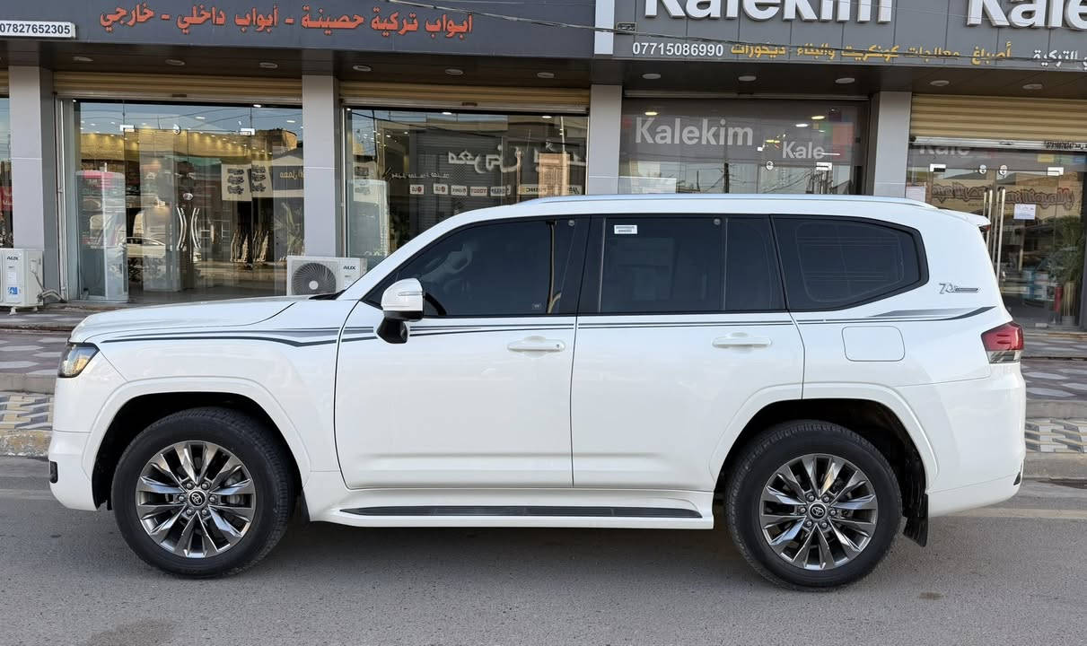 السلام عليكم اخوتي ورمضان كريم
لاندكروز GXR 2022 ساز اصل توين تيربو
رقم سليمانيه تحويل ثاني يوم مع كتاب تضليل 
مواصفات معروفه فول للأخير 
السياره ماشيه 61.000
مكان السياره فلوجه 
السعر 635
للاستفسار ***********
