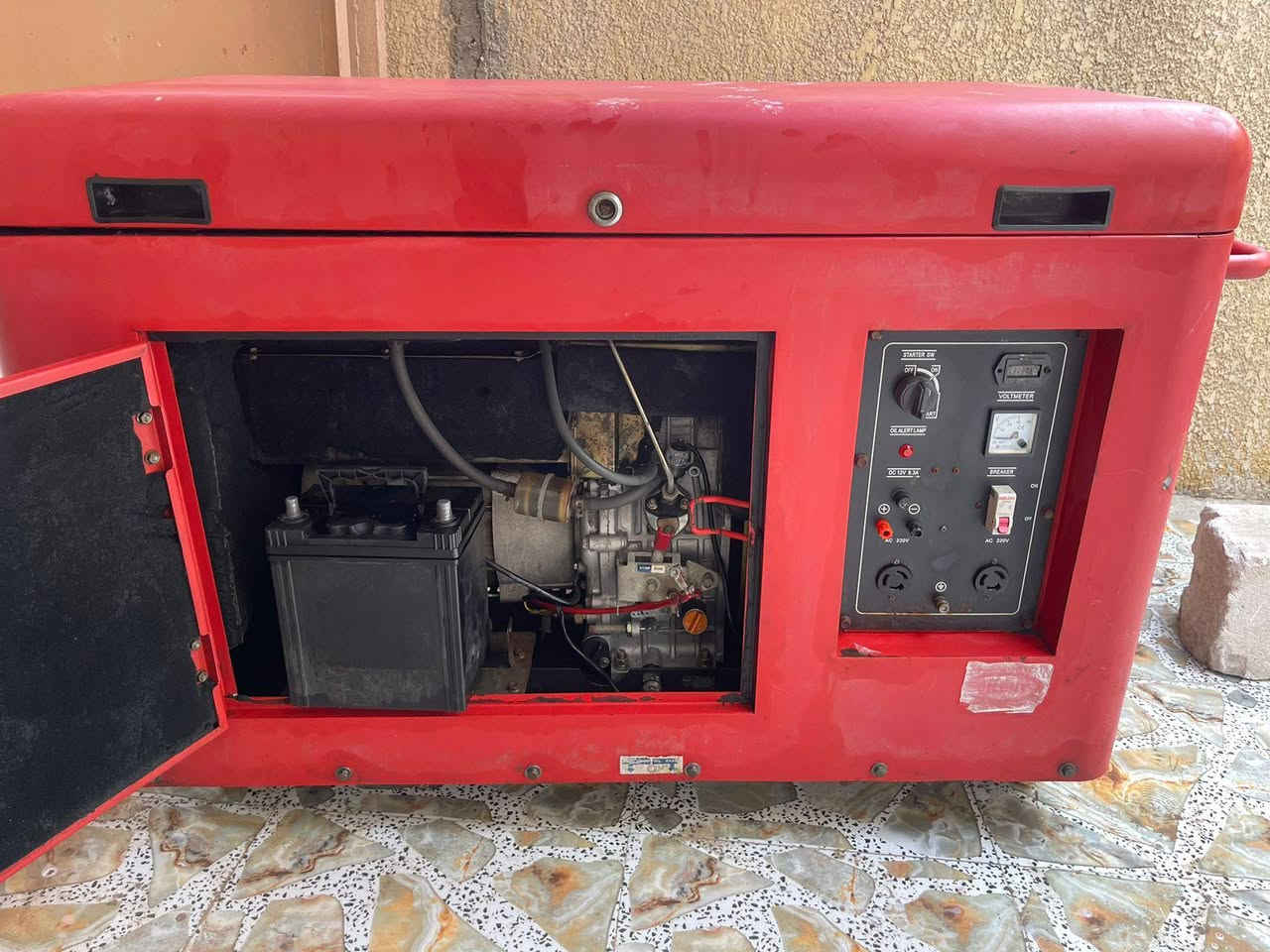 مولده كامه للبيع جديده ماخذته لصولون وهسه عزلته واريد ابيعه ماخذته ب1300 قيم بليرضه بي الله وخابرني ***********
